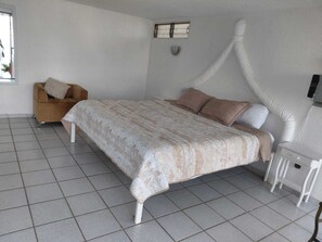 Family Room, Balcony | Free WiFi - Hotel Marina Palace Tequesquitengo (Tequesquitengo)