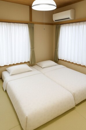2 bedrooms, iron/ironing board, free WiFi, bed sheets - Renovated Traditional House Quiet residential area Easy airports, Skytree access (墨田区)