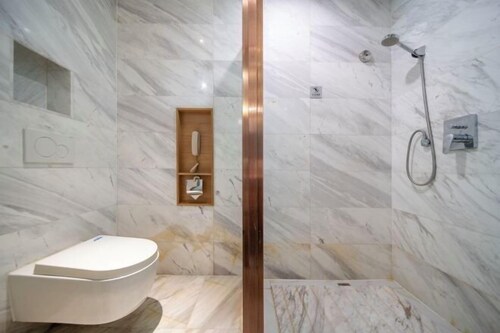 Urumqi Yaxin Hotel (Degang Wanda Airport)