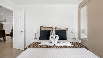 Desk, WiFi, bed sheets