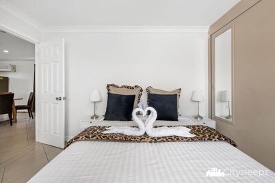 Dean Park 2-Bed Unit