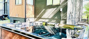 Mountain Retreat, Hot Tub, 2 King Suites & Massage