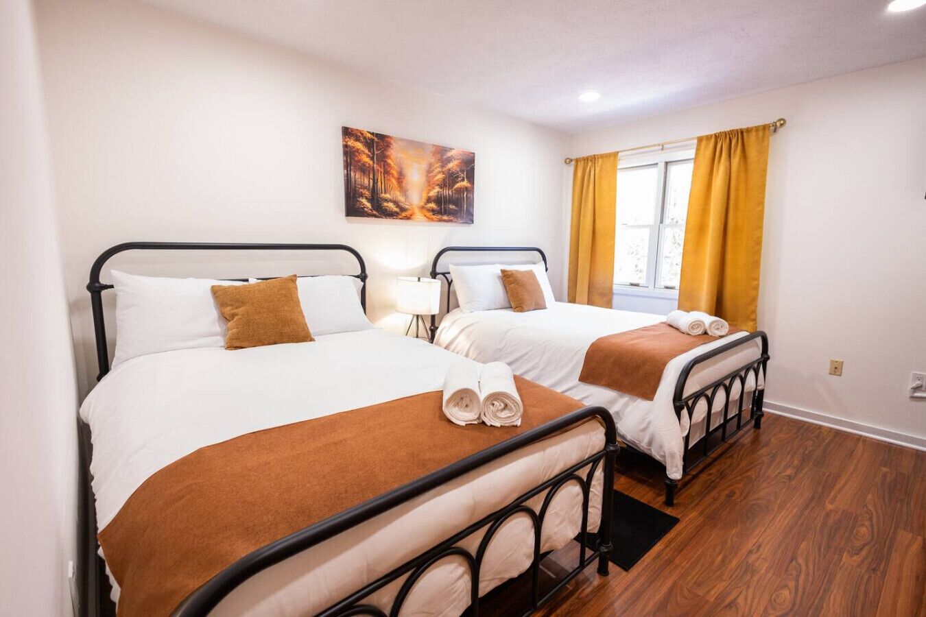 Ferros/tábuas de passar roupa, berço de viagem, Wi-Fi, roupa de cama