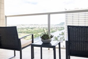 Balcony view - @ Marbella Lane - Scenic Waikiki Canal View+ Beach (Honolulu)