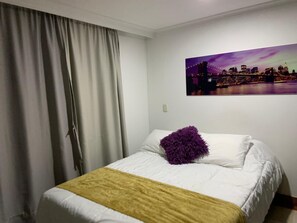 Classic Double Room, Balcony, Garden View | Iron/ironing board, free WiFi - Red deer suites (Elliot Lake)