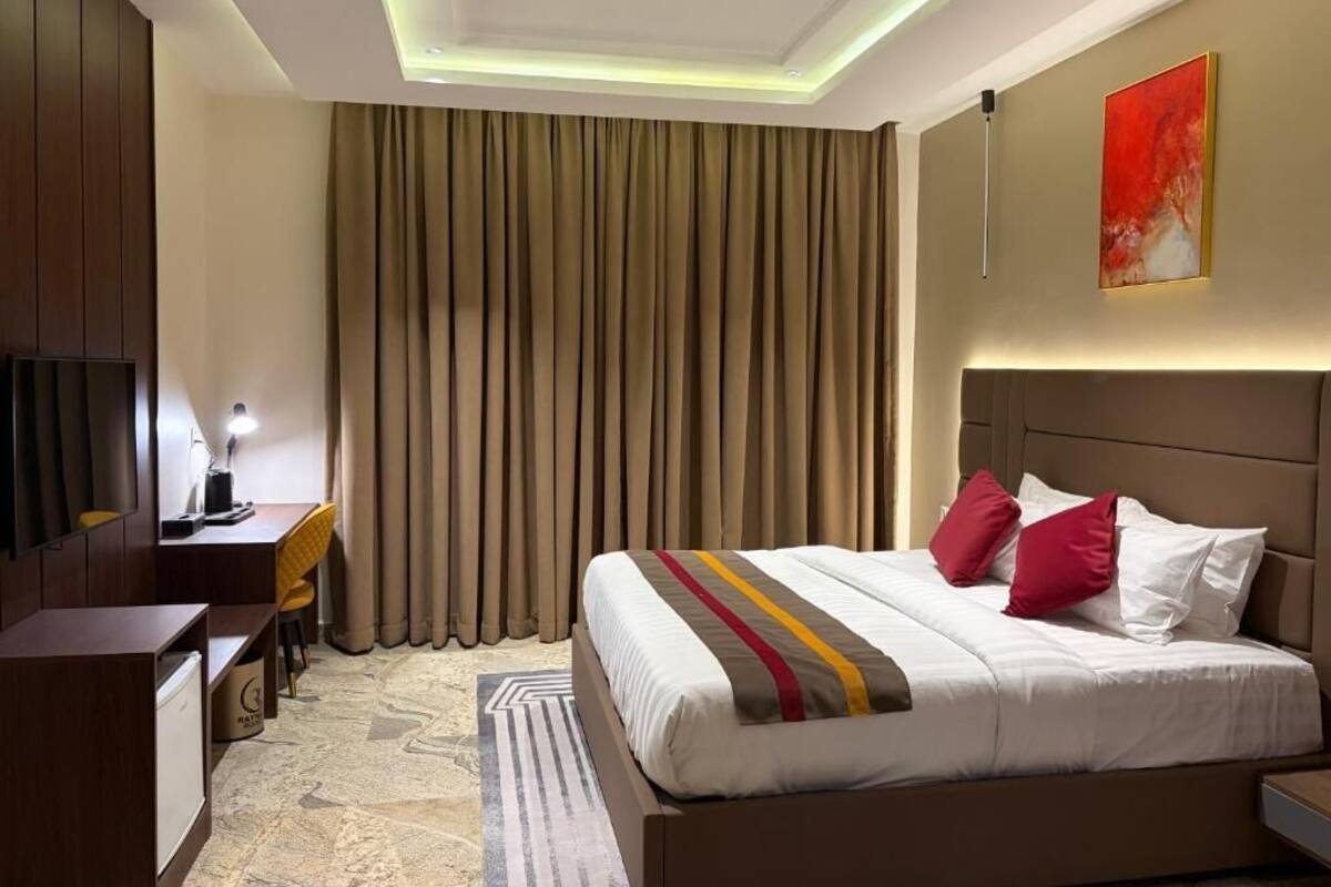 Desk, laptop workspace, free WiFi