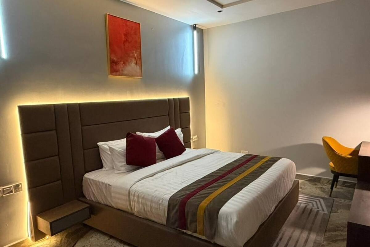 Luxury Suite, City View | Desk, laptop workspace, free WiFi