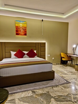 Executive Double Room | Desk, laptop workspace, free WiFi - Raynez Resort (Abuja)