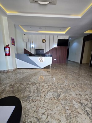 Lobby - Raynez Resort (Abuja)