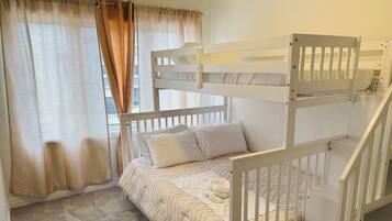 3 bedrooms, iron/ironing board, free WiFi, bed sheets