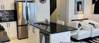 Newly Built House near Niagara Falls and Outlet Mall