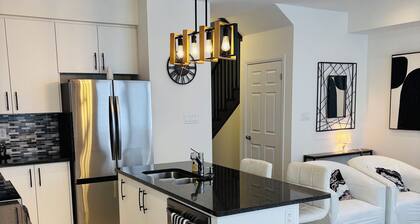 Newly Built House near Niagara Falls and Outlet Mall