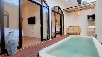 Villa, Poolblick | Kostenloses WLAN