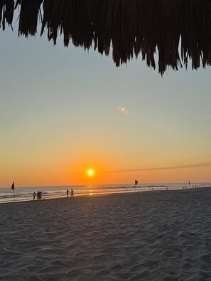 On the beach, sun-loungers, beach towels - Spacious 5-bedroom house in lovely Costa del Sol Front Beach (Costa del sol)