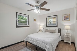 2 bedrooms, iron/ironing board, WiFi, bed sheets