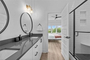 4 bedrooms, desk, iron/ironing board, free WiFi - Oceanfront Oasis — Steps to Sand & Surf (Virginia Beach)