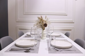 Dining - Cozy and Affordable BNB Near Airport in Parañaque (Parañaque)