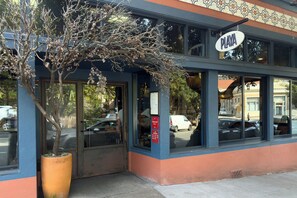 Exterior detail - Serene Mill Valley Retreat - King Bed, Walk to Downtown, Deck, Sleeps 4. (Mill Valley)