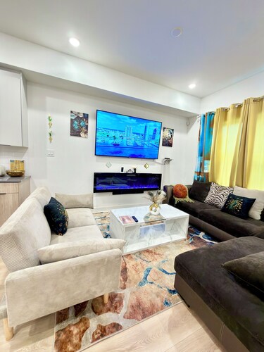 Game Room, Hot tub, Pool table, Gym, Arcade, Grill, Gazebo, 7 min to NRG•MED CTR