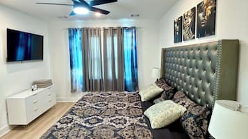 3 bedrooms, desk, iron/ironing board, free WiFi