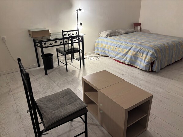 1 quarto, roupa de cama