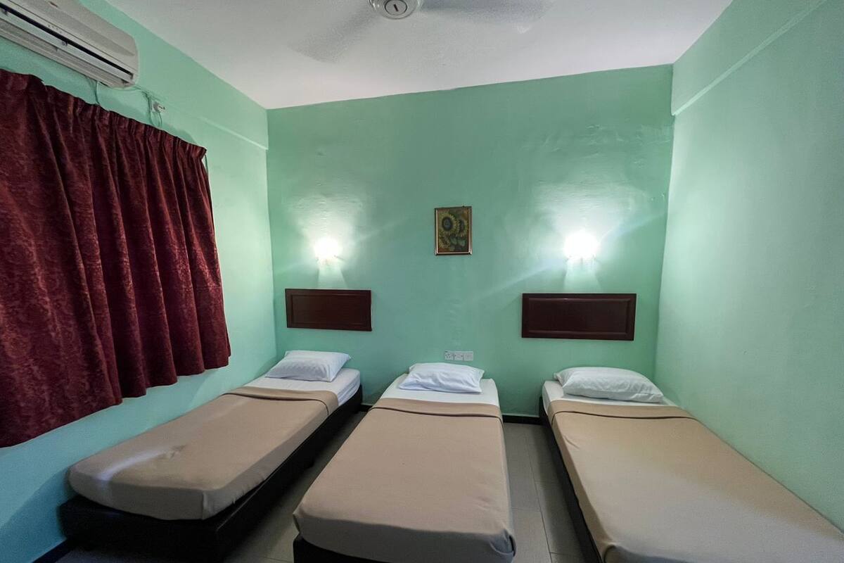 Free WiFi, bed sheets