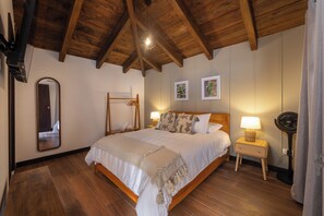 3 chambres, fer et planche à repasser, accès à Internet, literie fournie