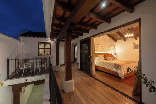 Casa Los Murales B/art. style. peace. king bed