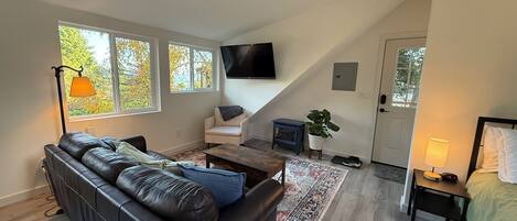 1 bedroom, internet, bed sheets