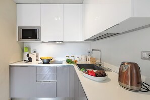 Standard Apartment, Multiple Bedrooms (Appartamento La Picozza) | Private kitchen | Fridge, microwave, stovetop, dishwasher - Appartamento La Picozza (Sauze d'Oulx)