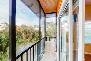 Property grounds - 3rd floor condo near theme parks, gym, balcony, sauna, shared pools (Davenport)