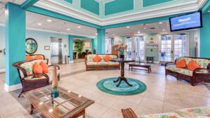 Lobby - 2nd floor condo near theme parks, balcony, pools, restaurant, basketball court (Davenport)