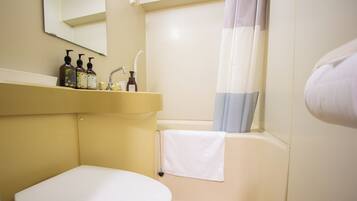 Standard Apartment | Bathroom