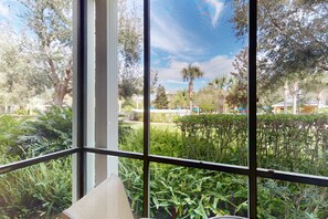 Interior - 1st floor condo w/ patio, basketball court, tennis court, pools (Davenport)
