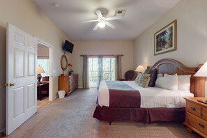 3 bedrooms, iron/ironing board, travel cot, WiFi - 3BR resort condo, 10 miles to Disney (Davenport)