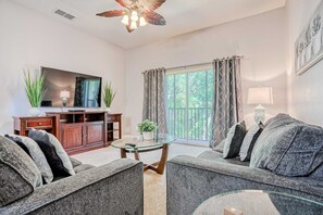 TV, DVD player, table football, offices - Exclusive lakeside villa: Resort amenities (Davenport)