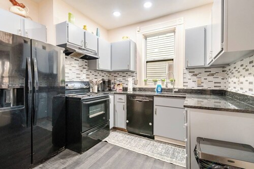 Historic German Village Cottage - Perfect Downtown Location - Highly Walkable!