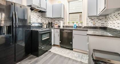 Historic German Village Cottage - Perfect Downtown Location - Highly Walkable!