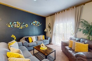Living area - Lake View Condo w/Private Balcony (Davenport)