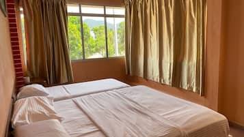 Free WiFi, bed sheets