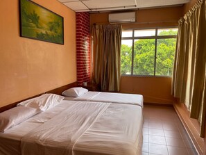 Free WiFi, bed sheets - OYO 91284 White House Hotel Kluang (Kluang)