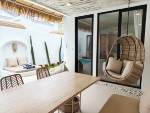 Outdoor dining - Villa Aurora Uluwatu (Ungasan)