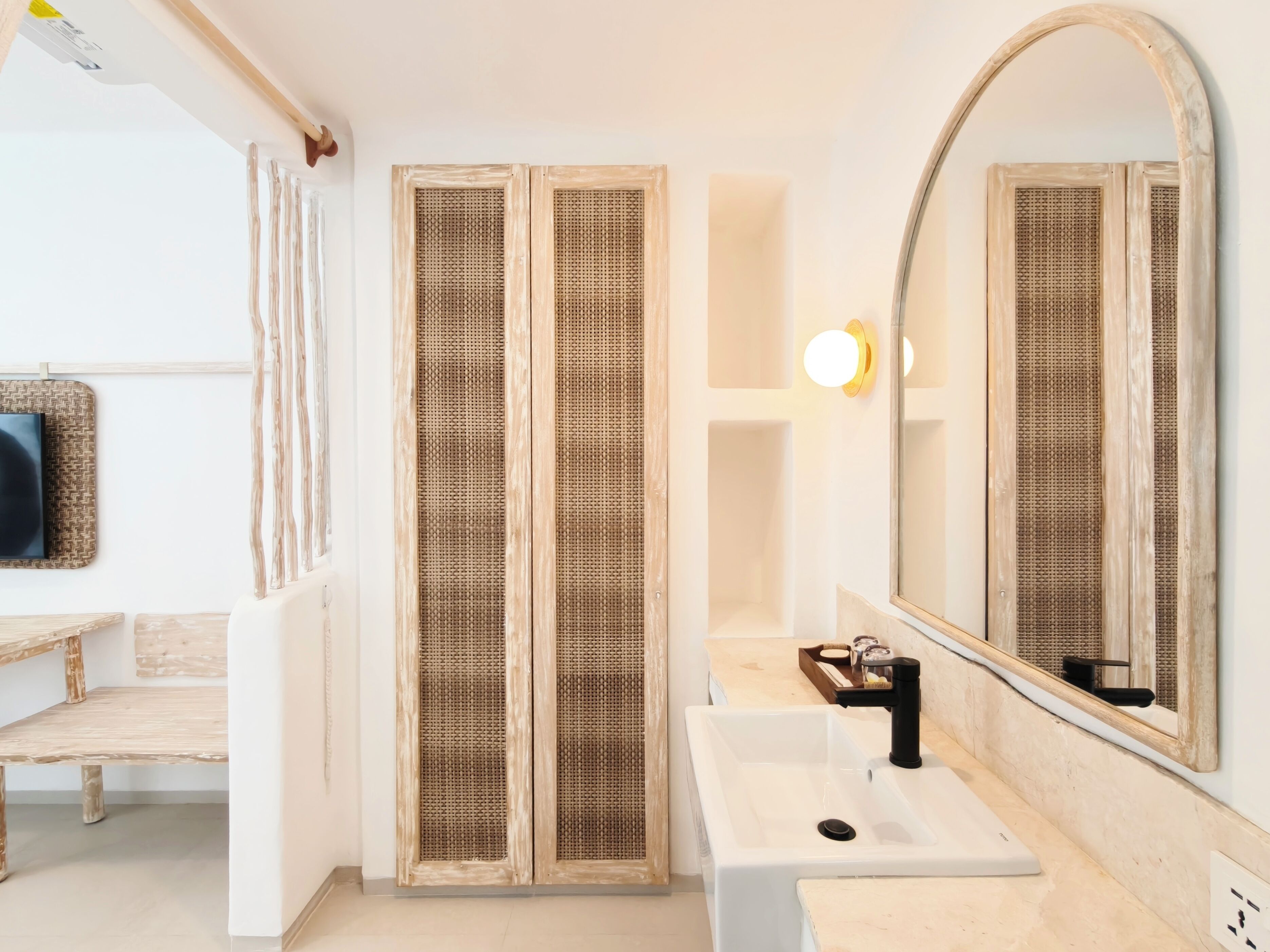 Huvila, 2 makuuhuonetta, patio, näköala uima-altaalle | Kylpyhuone | Ilmaiset hygieniatuotteet, hiustenkuivaaja, kylpytakit, tohvelit