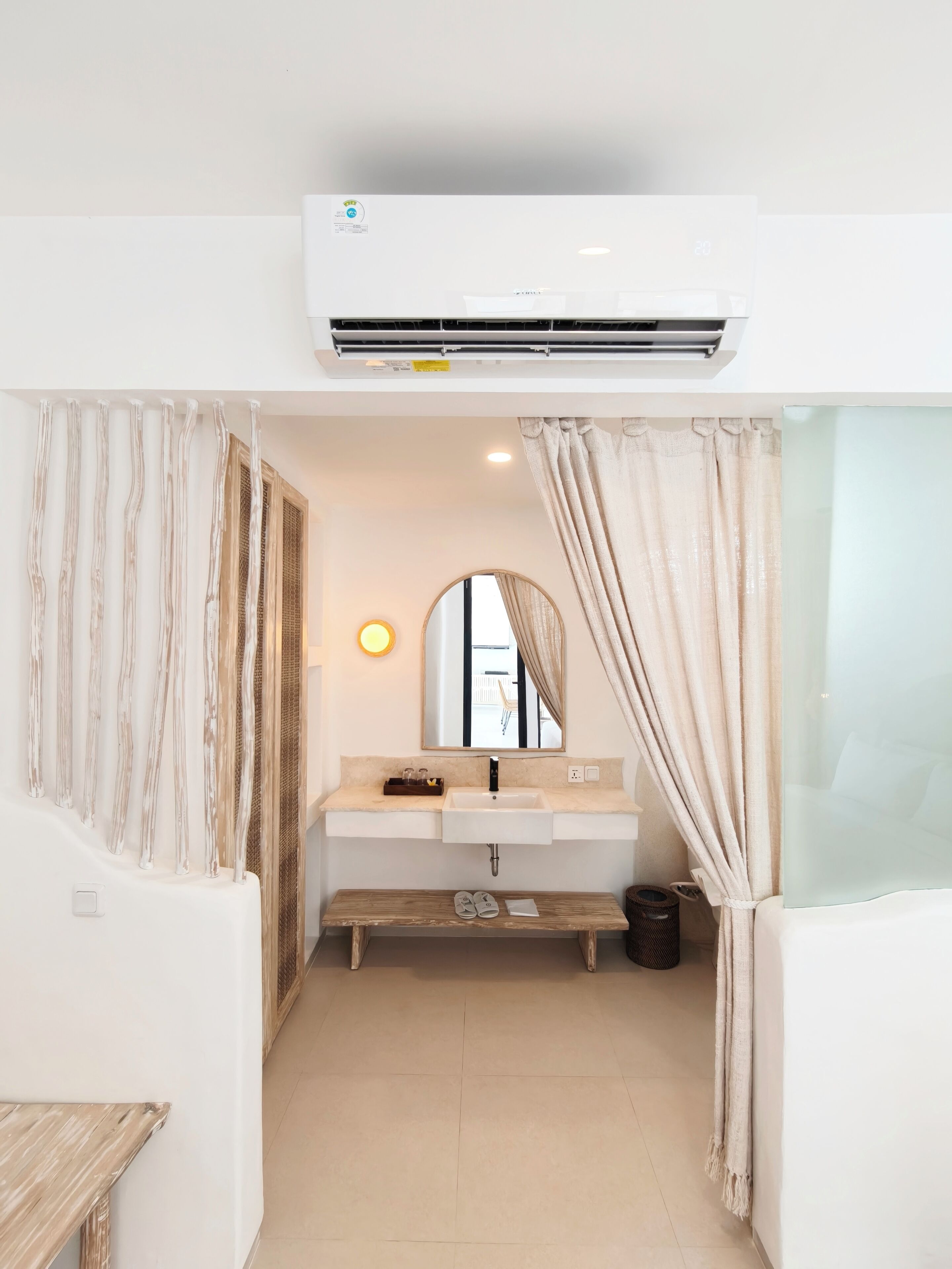 Biệt thự, 2 phòng ngủ, sân hiên, quang cảnh hồ bơi | Phòng tắm | Đồ dùng nhà tắm miễn phí, máy sấy tóc, khăn tắm, xà phòng 