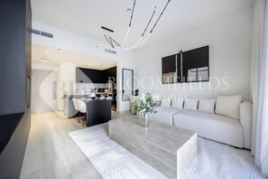 Apartment, Balcony | Interior - Bloomfields Formula 1br In Water (Abu Dhabi)