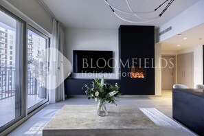 Apartment, Balcony | Interior - Bloomfields Formula 1br In Water (Abu Dhabi)
