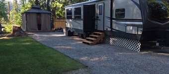 Glamping in 32 foot RV near Wallace Falls state park in Gold Bar, WA.