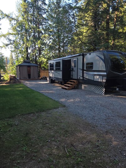 Glamping in 32 foot RV near Wallace Falls state park in Gold Bar, WA.