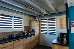 Mikrowelle, Ofen, Herdplatte, Geschirrspüler