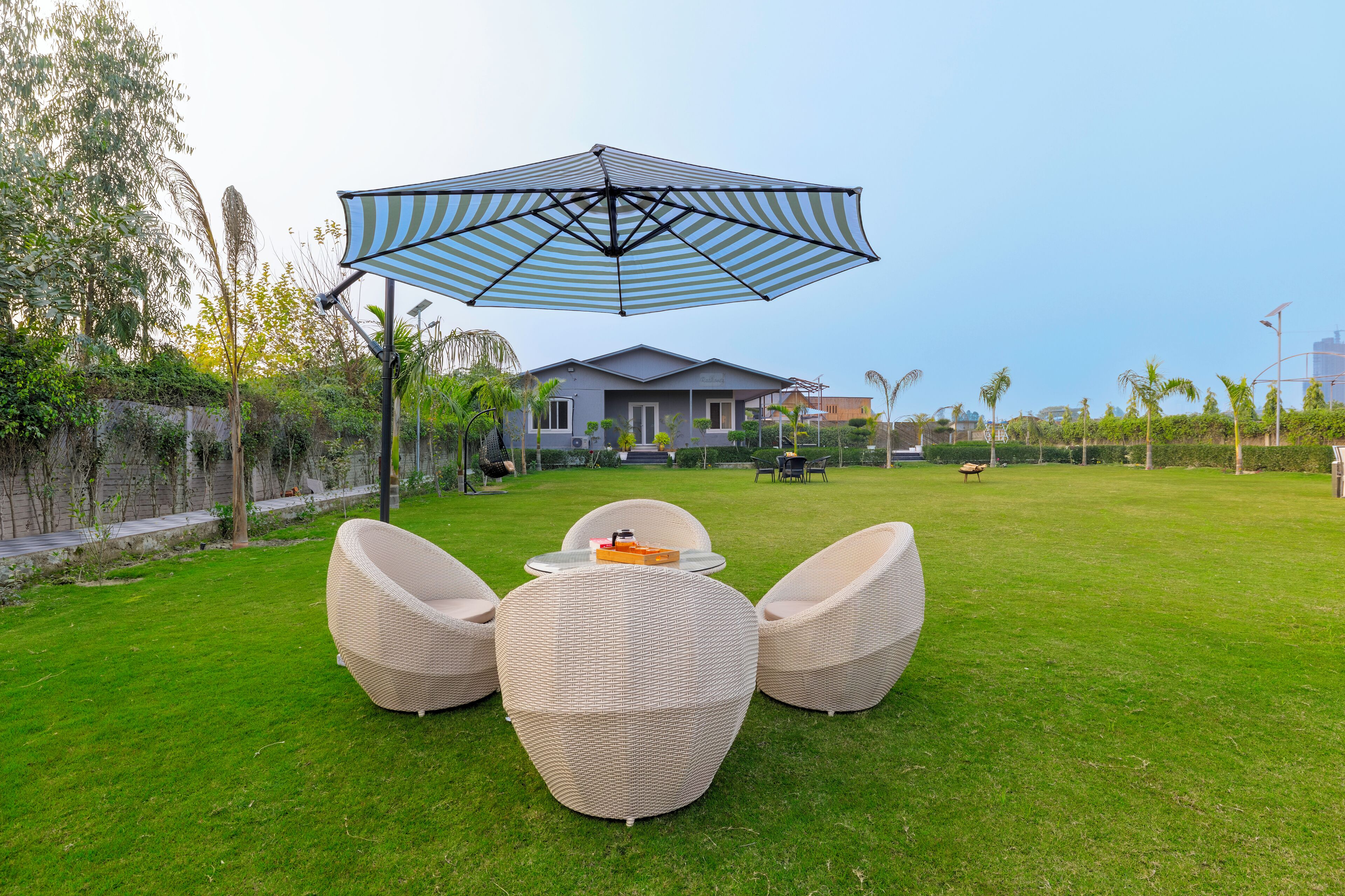 Deluxe Villa | Outdoor dining